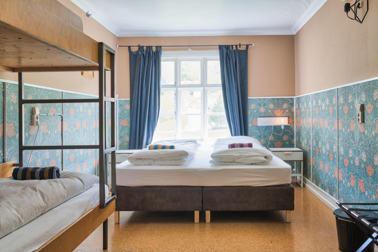 Hafaldan Hi Hostel, Old Hospital Building เซย์ริสเฟียรือร์ ภายนอก รูปภาพ